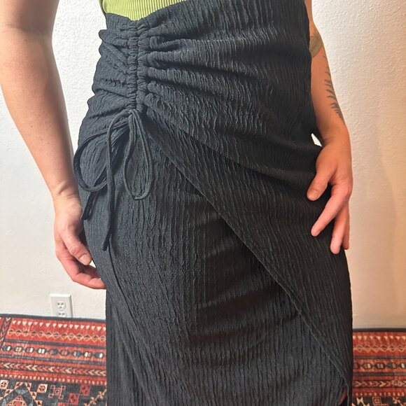 Lulus Black Textured Wrap Maxi Skirt Cinched Side Size XL - Picture 2 of 5